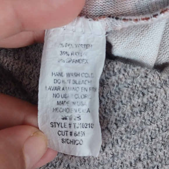 Women's Gray and Red Patterned Sweater - Picture 6 of 12